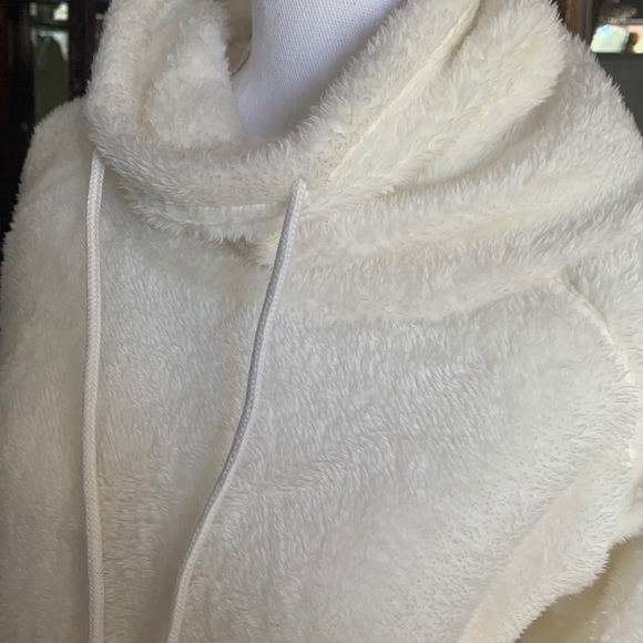 Roma Concept soft fuzzy sweater size Small - Picture 4 of 8